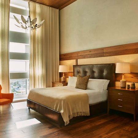 Nautilus Sonesta Miami Beach Exterior photo A bedroom at the Four Seasons Hotel