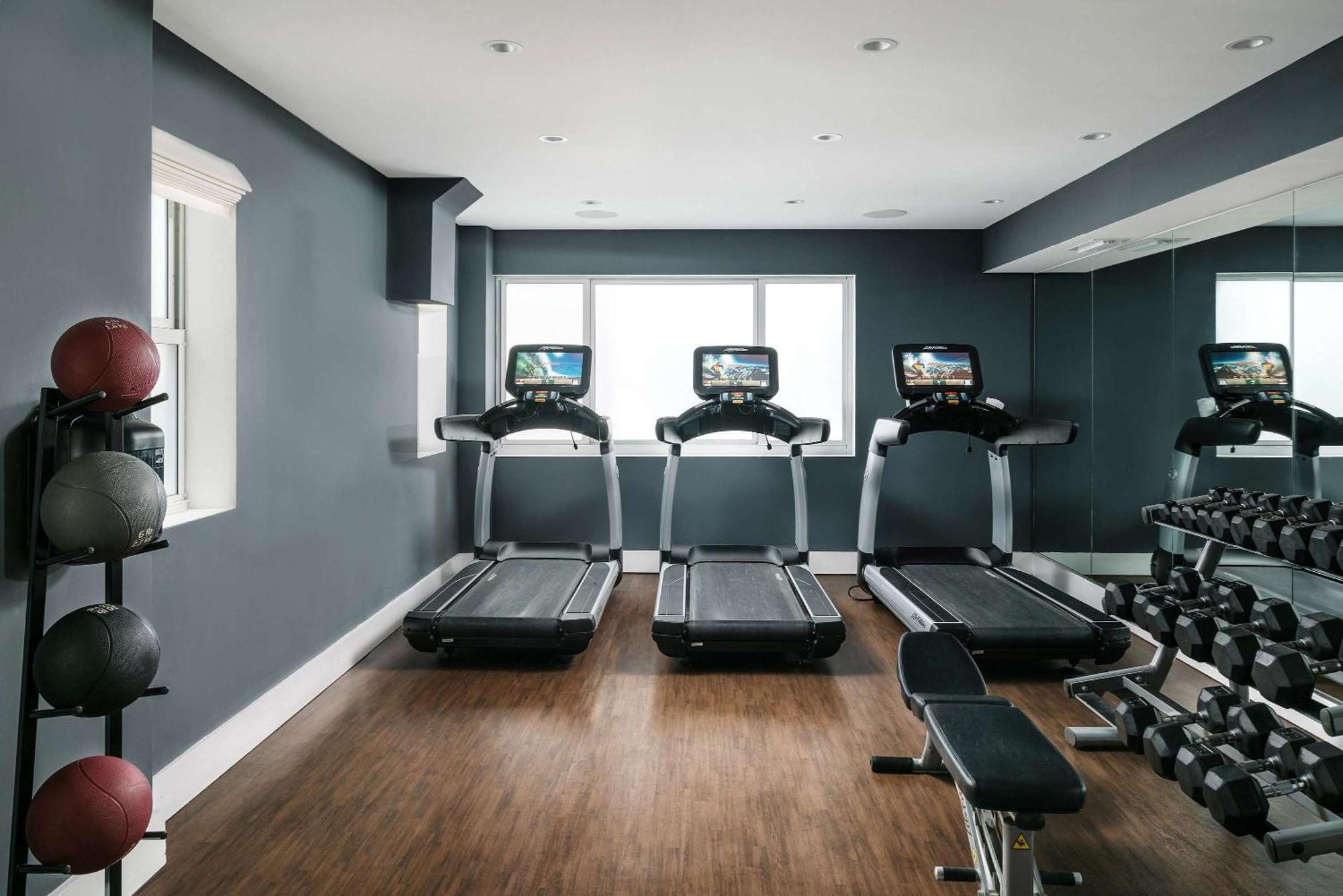 Nautilus Sonesta Miami Beach Exterior photo The gym at The Ivy Collection